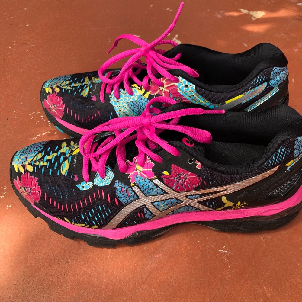 ASICS - Picture 3 of 5